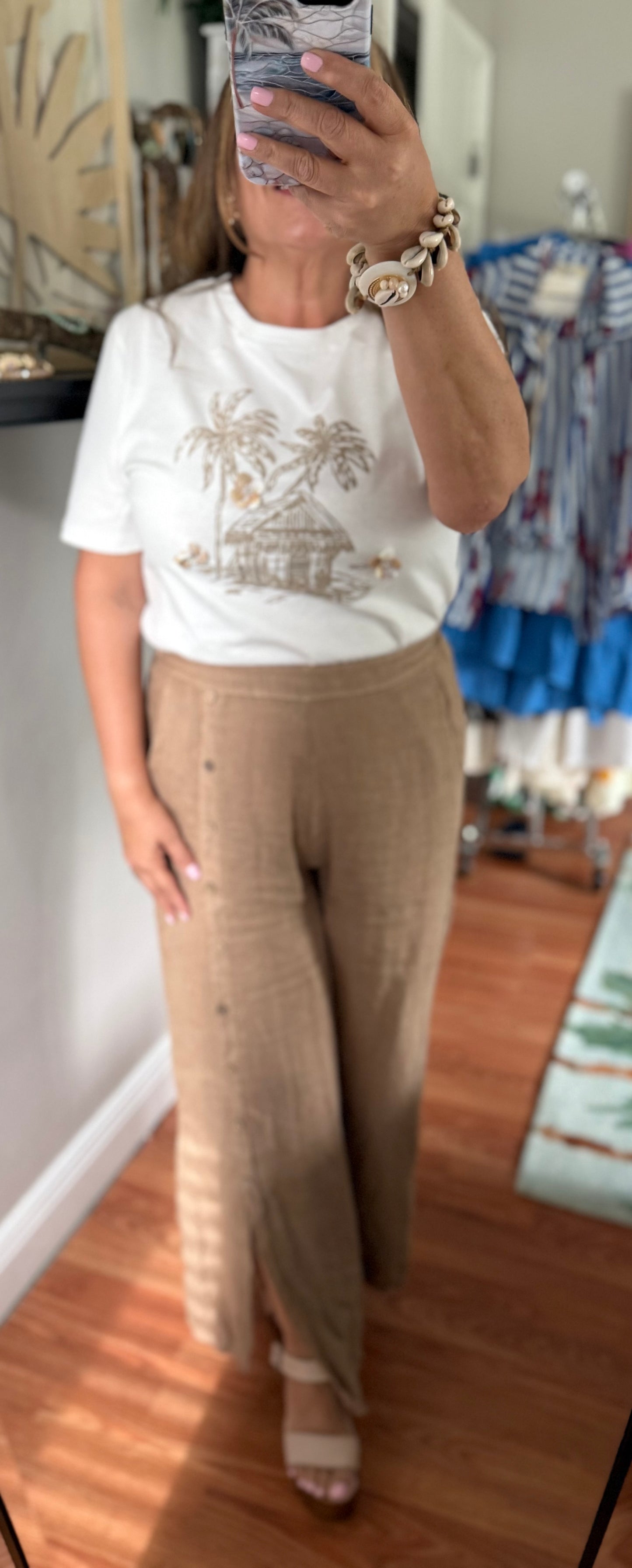 THE BEACH SHACK TEE